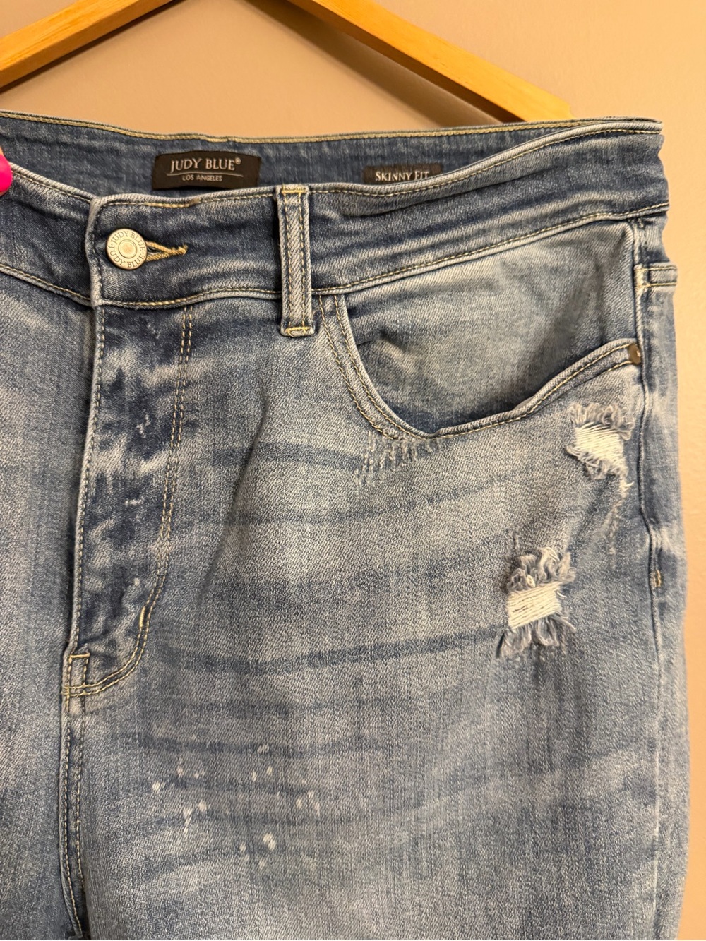 Judy Blue High Rise Ultra Distressed Capri Jeans Sz 20W Bleach Splatter Raw Hem - Picture 4 of 9